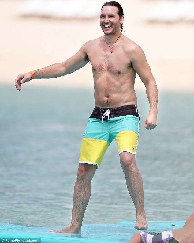 twilight-Peter-Facinelli-shirtless